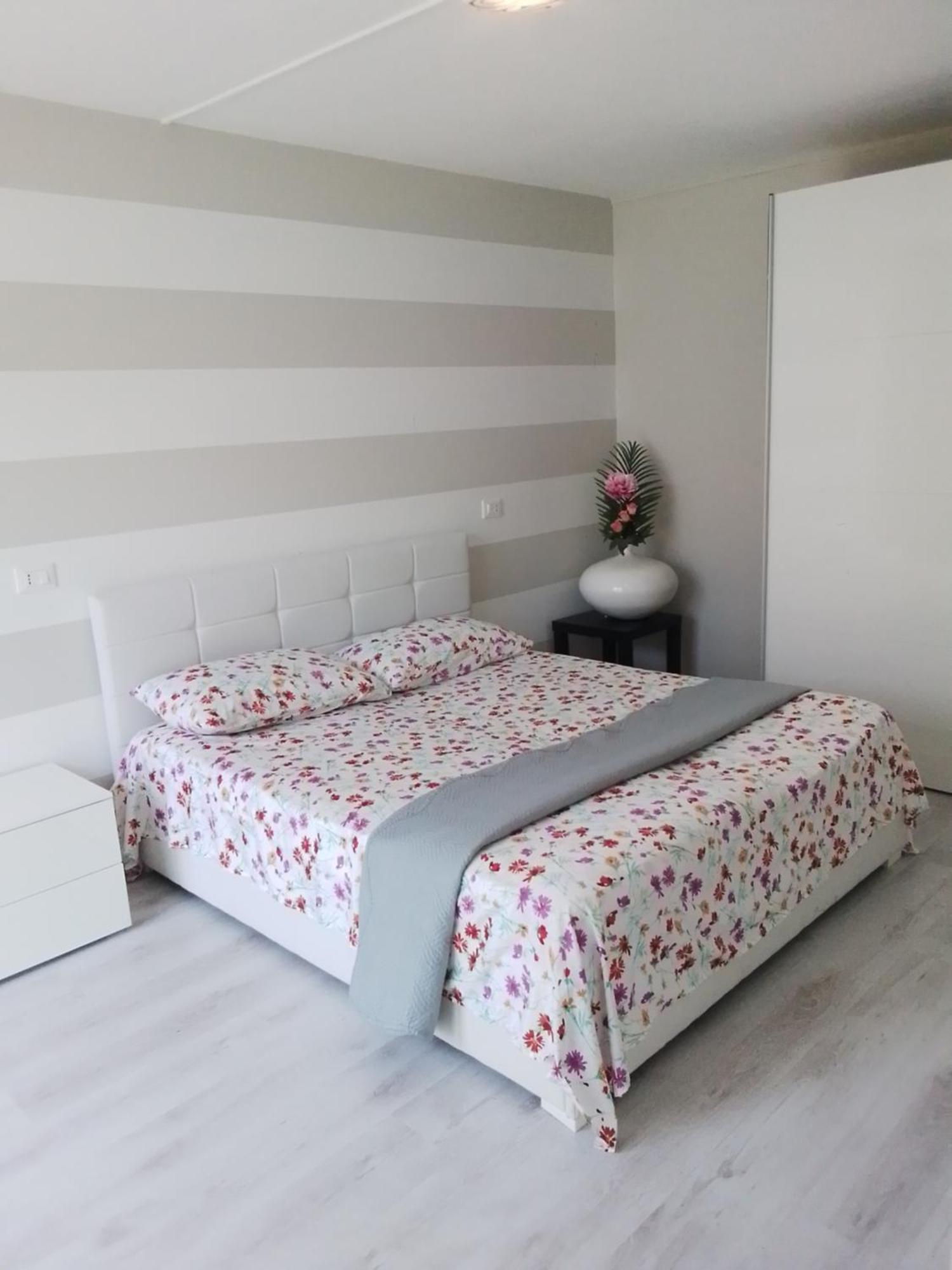 דסנזאנו דל גארדה Holiday Apartaments מראה חיצוני תמונה